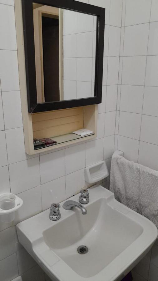 Habitacion Con Bano Privado Un Piso Por Escalera Buenos Aires Buitenkant foto